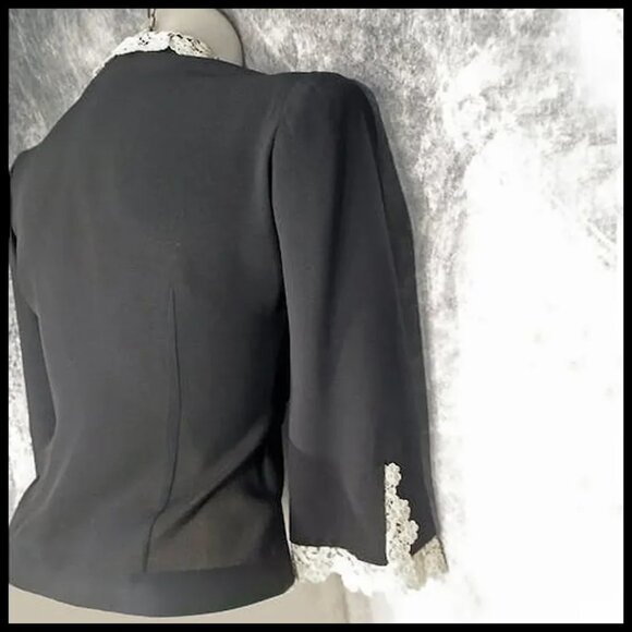 30s Vintage Black Blouse Romantic Lace & Bell Sleeve 1930s - Picture 5 of 15